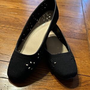 Elegant Black Women's Flats